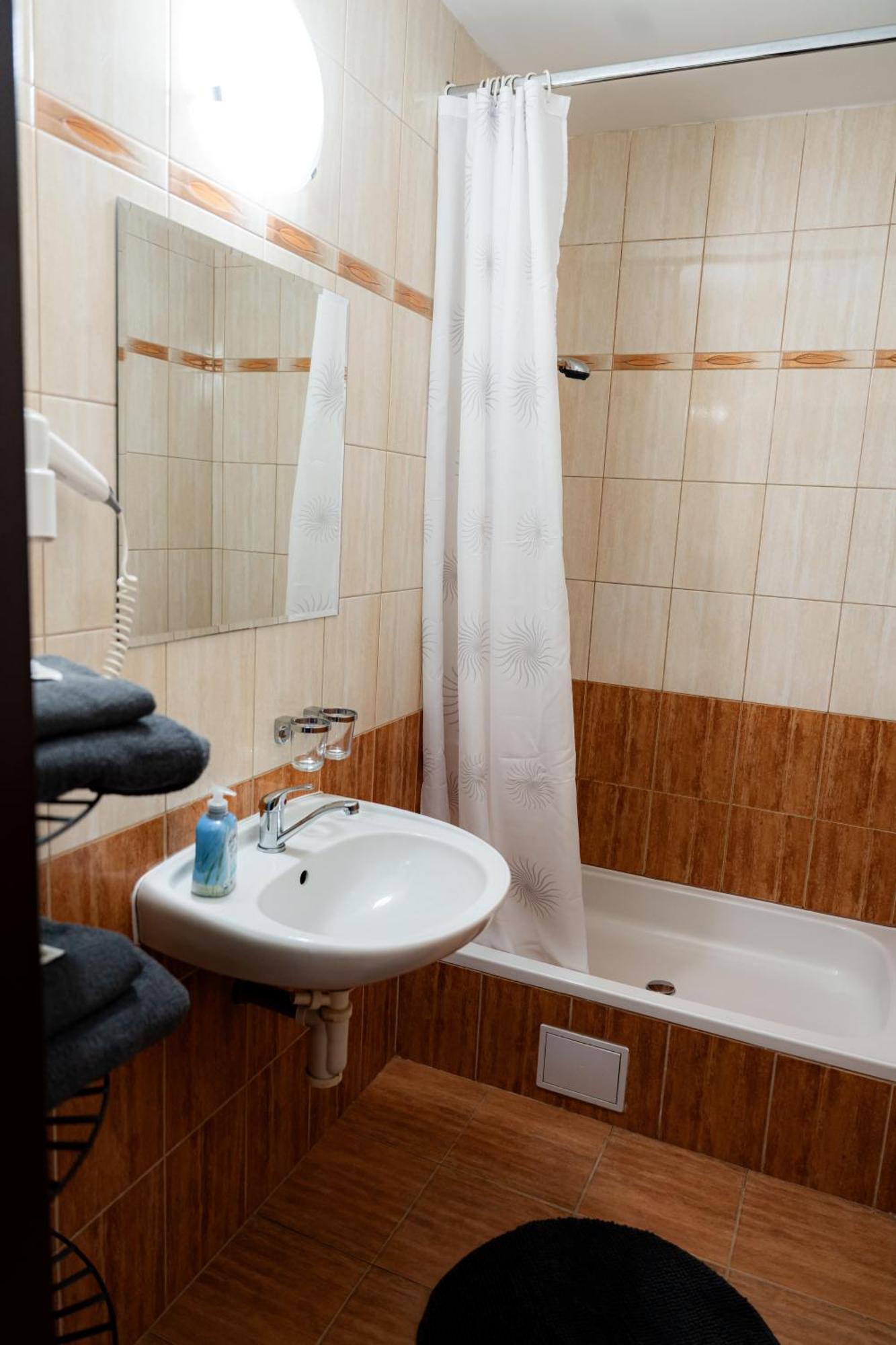 Hotel Cementar Hranice  Εξωτερικό φωτογραφία